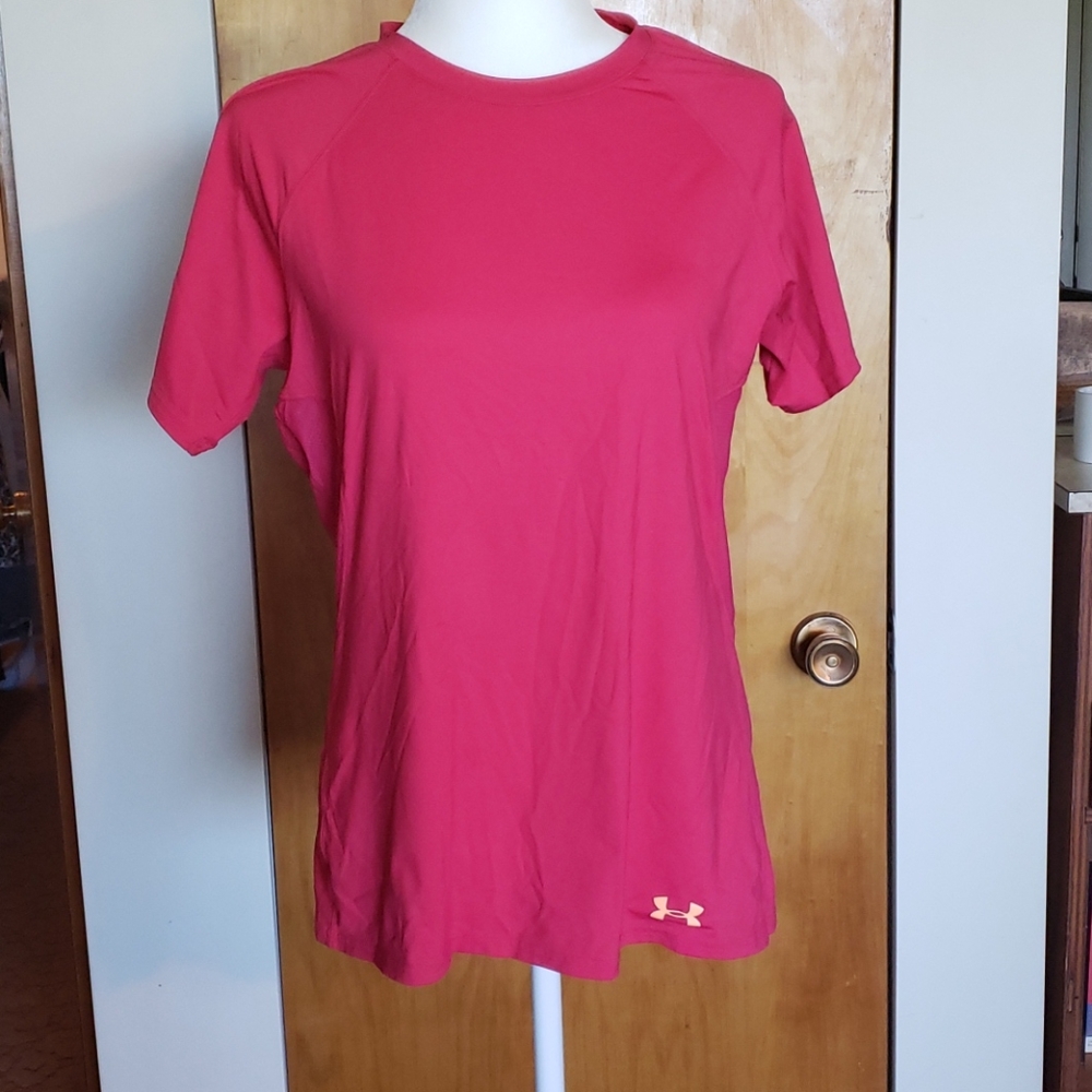 UNDER ARMOUR - SEMI FITTED - HEAT GEAR - SIZE M